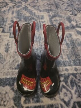 Norty Toddler Size 6 Fire Truck Waterproof Rain Boots Red & Black